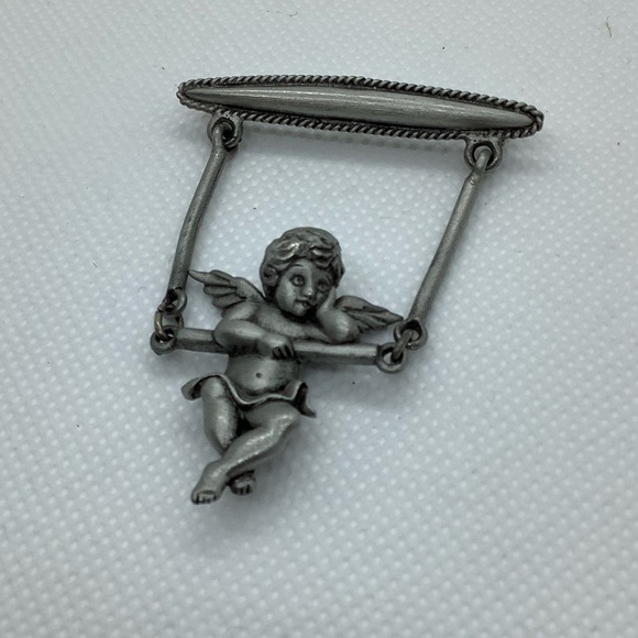 J.J. Jonette Angel on a Swing Brooch / Pin - Picture 2 of 4
